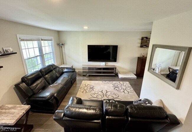 Building Photo - 2109 Jamestown Common