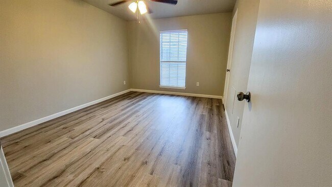 Building Photo - 4500 Sherwood Ln