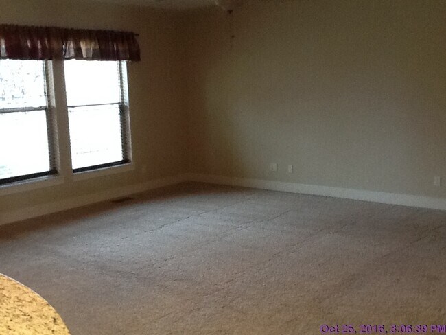 Building Photo - Beautiful home located  in Meridian