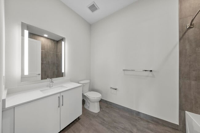 Building Photo - 121 34th St