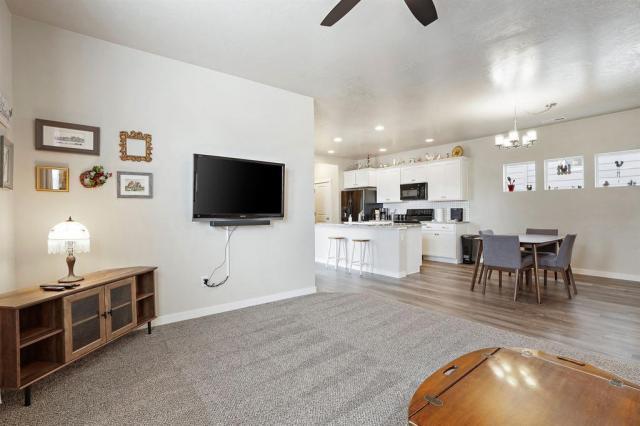 Building Photo - 4 bedroom in Meridian CA 83642