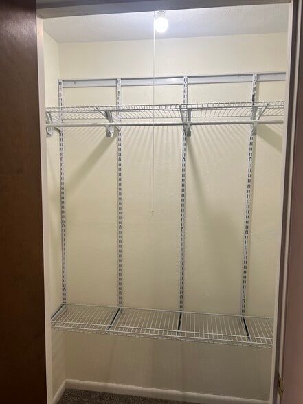 Master Closet - 42946 Emerald Dr