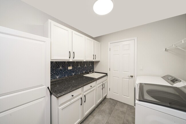 Building Photo - 2930 Glacier Way