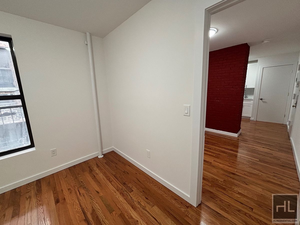 Building Photo - YORK AVENUE