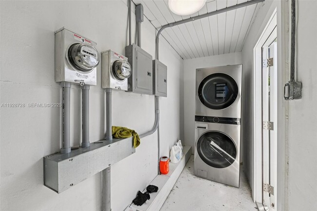 Building Photo - 5152 SW 6th St