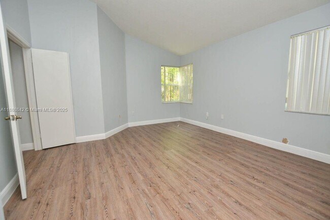 Building Photo - 3290 N 37th Terrace