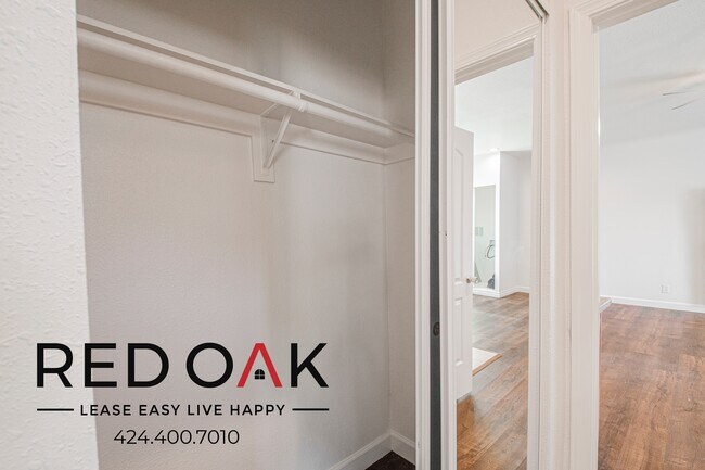 Building Photo - 1847 1/2 W Florence Ave