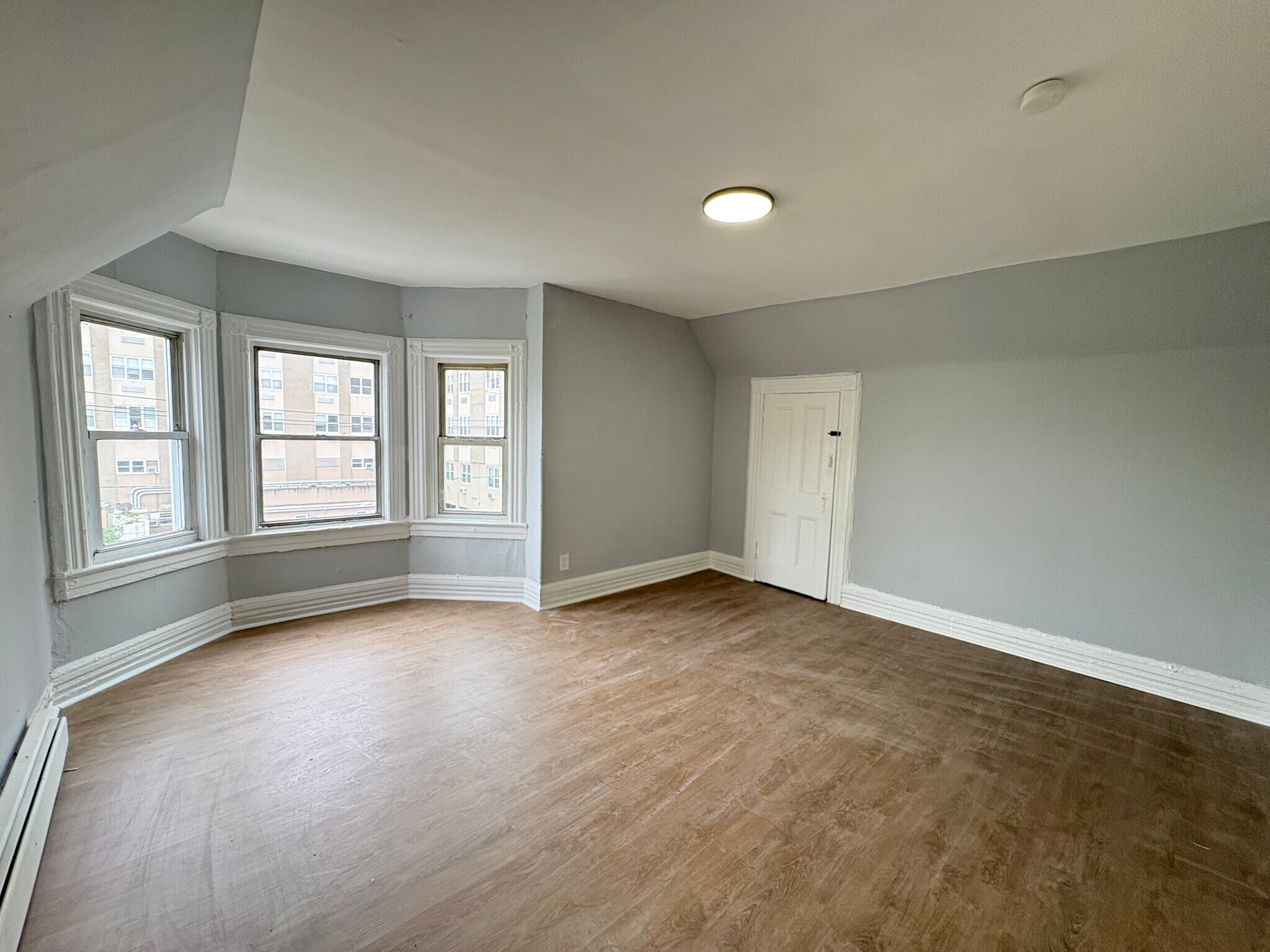 Unit 3 - 65 Hudson St