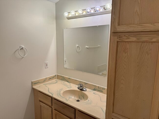 Building Photo - 5125 Echovale St NW