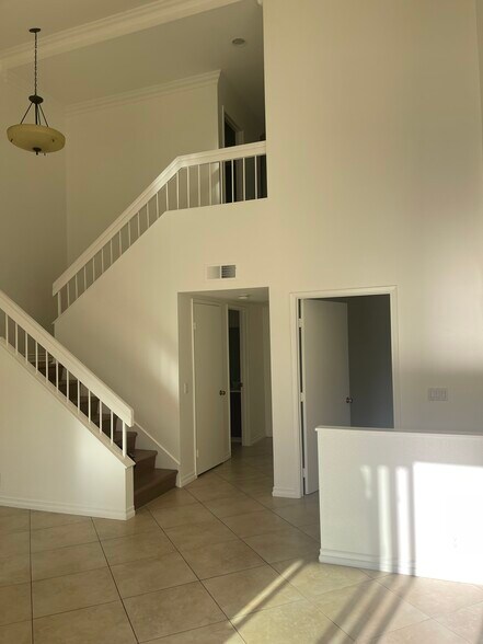 Building Photo - 7110 Caminito Zabala