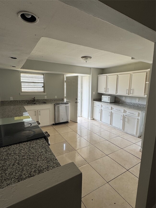 Building Photo - 2522 Jackson