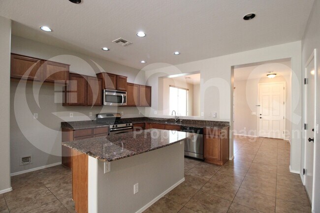 Building Photo - 4072 E Cherry Hills Dr