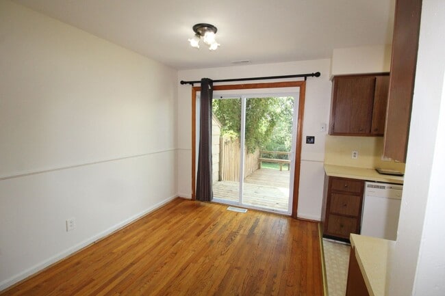 Building Photo - 1331 Devon Ln