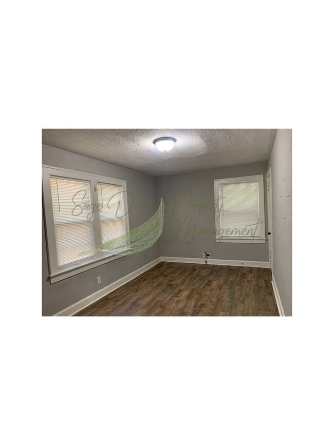 Building Photo - 1 FREE MONTH OF RENT!!!