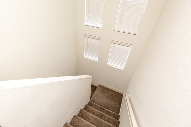 Building Photo - 4 Bed, 2.5 Bath - Lemon Grove Single Famil...