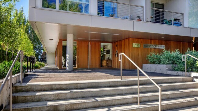 Building Photo - 3705 N Overlook Blvd