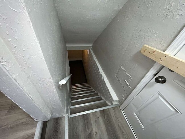 Building Photo - Spacious 3-Bedroom Colonial