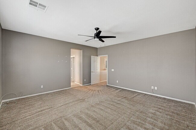 Building Photo - 10588 Isola Bella St