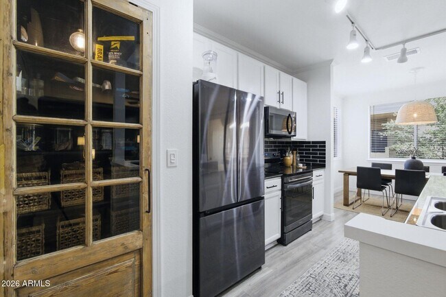 Building Photo - 7009 E Acoma Dr