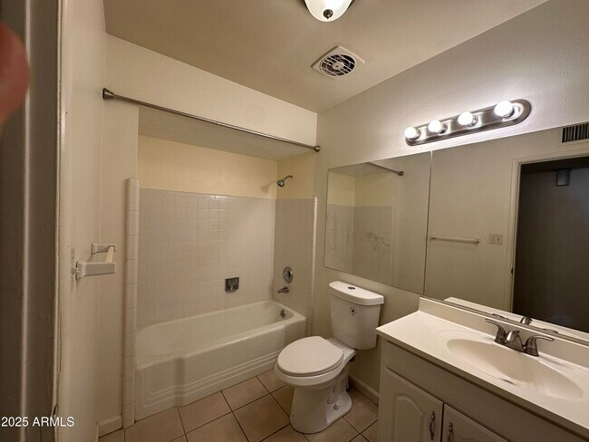 Building Photo - 9414 N 17th St