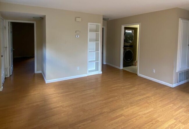 Building Photo - 2520 Walters Way