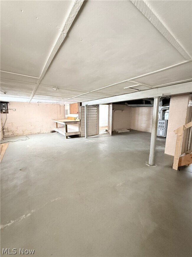 Building Photo - 1253 California Ave