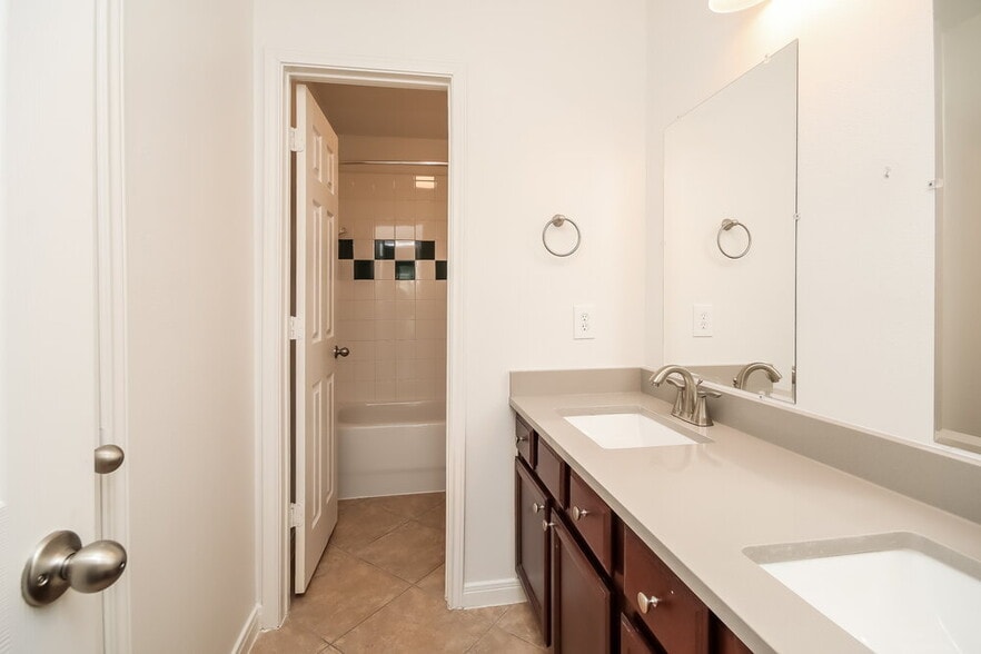 Building Photo - 22 Atascadero Dr