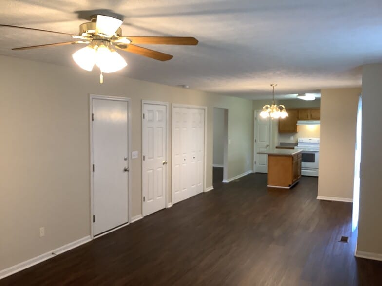 Building Photo - 557 Whispering Pines Pl