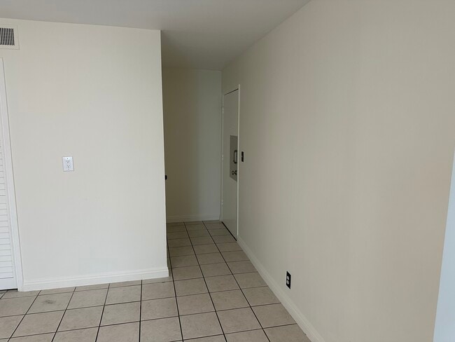 Building Photo - 4381 Ventura Canyon Ave