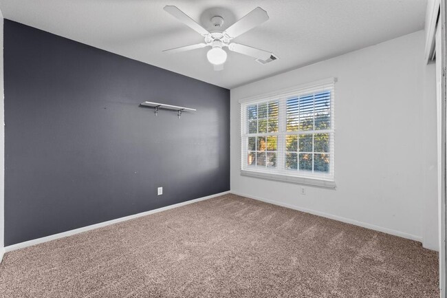 Building Photo - 29639 Turnbury Village Dr