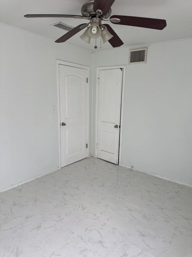 Building Photo - 606 Mckinney Ave