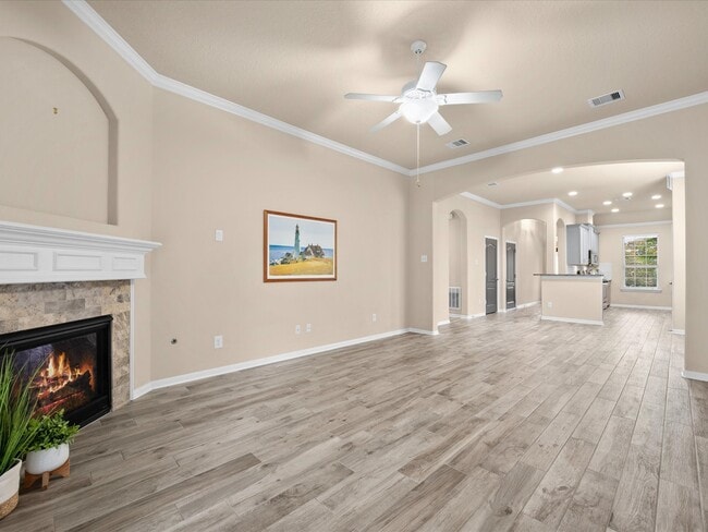 Building Photo - 26 Canterborough Pl