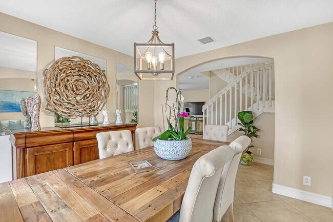 Building Photo - 6074 Las Colinas Cir