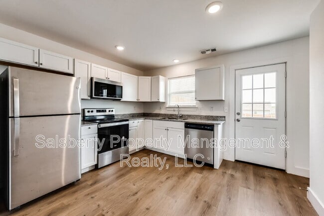 Building Photo - 113 Lynn Ct