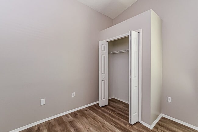 Building Photo - 10924 Pinewood Cove Ln