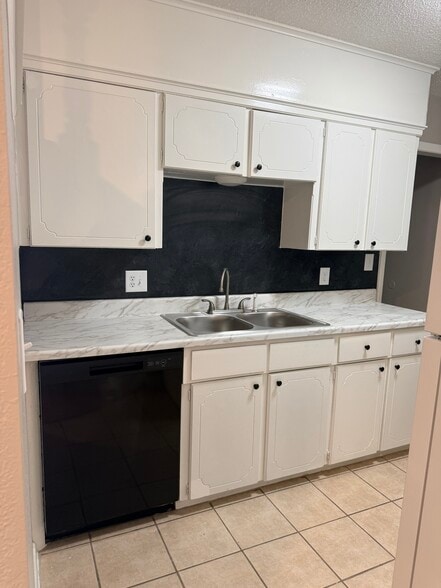 Building Photo - 2314 S 84th E Ave