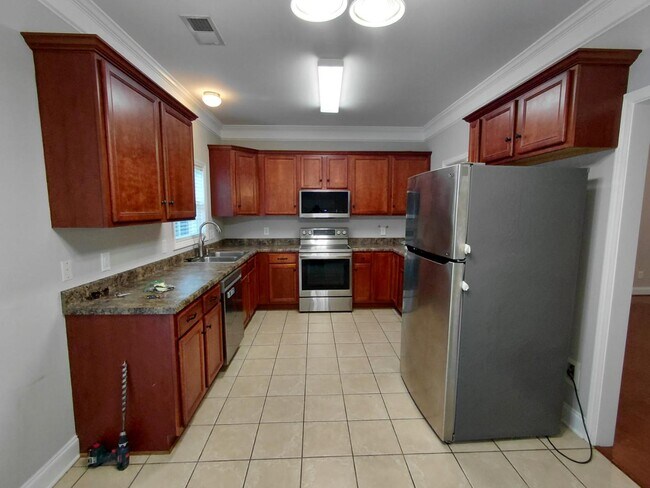 Building Photo - 300 Hampton Forest Dr