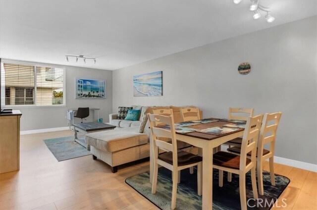 Building Photo - 1140 E Ocean Blvd