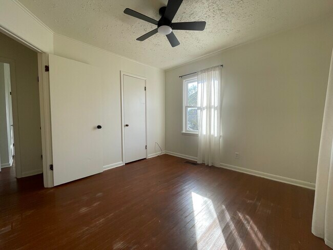 Building Photo - 404 N Atlanta St