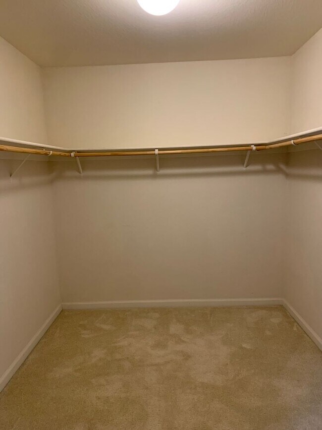 Building Photo - 4518 Avondale Cir