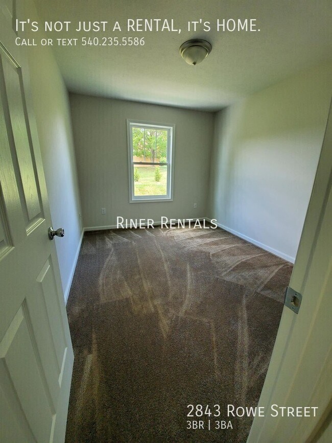 Building Photo - 2843 Rowe St