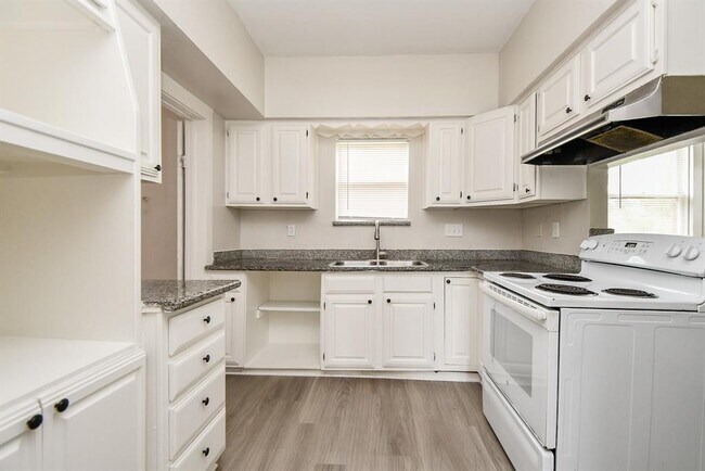 Building Photo - 5049 Jefferson St