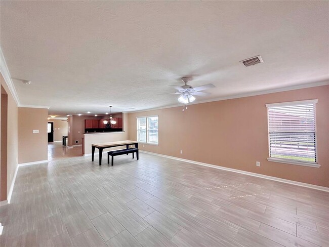 Building Photo - 803 Sweet Flower Dr