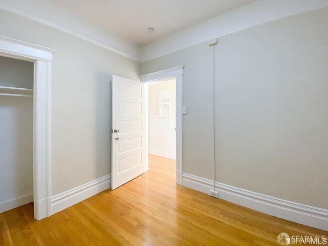 Building Photo - 527 Union St