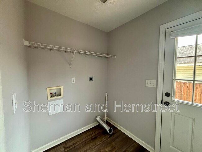 Building Photo - 831 D'Antignac St