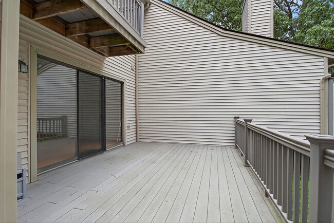 Building Photo - 119 Inland View Dr