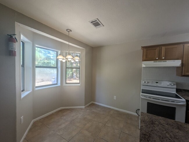 Building Photo - Quail Valley 3 Bedroom 2 bathroom