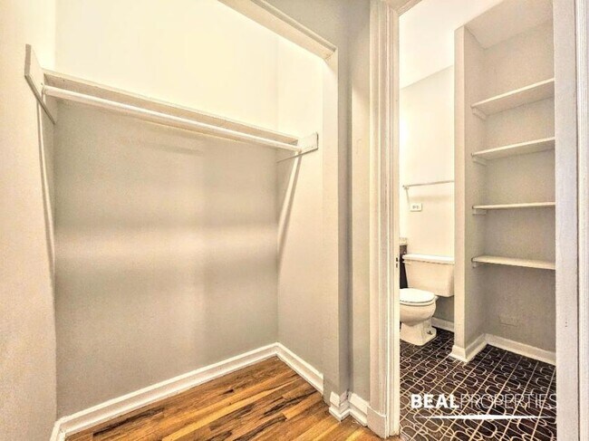 Building Photo - 1 bedroom in CHICAGO IL 60657