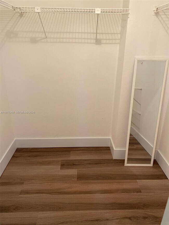 Building Photo - 13120 SW 92nd Ave