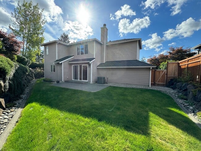 Building Photo - 3 Bd/2.5 Ba Newcastle Home